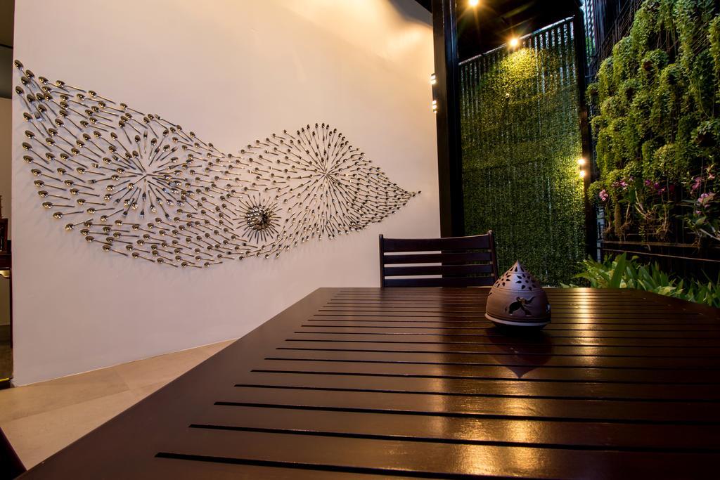 De Art Hotel Phnom Penh Exterior photo